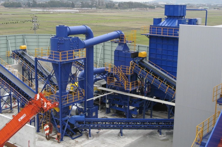 スクラップ処理機械の外観