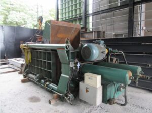 油谷の一方締めプレス機