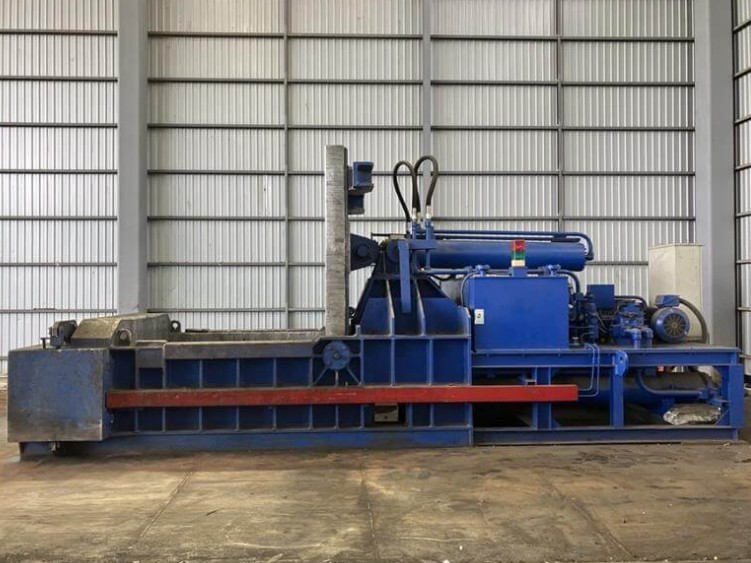 青い二方締めプレスの画像