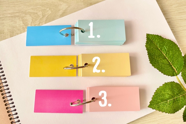 「1・2・3」と書かれた付箋メモのセット